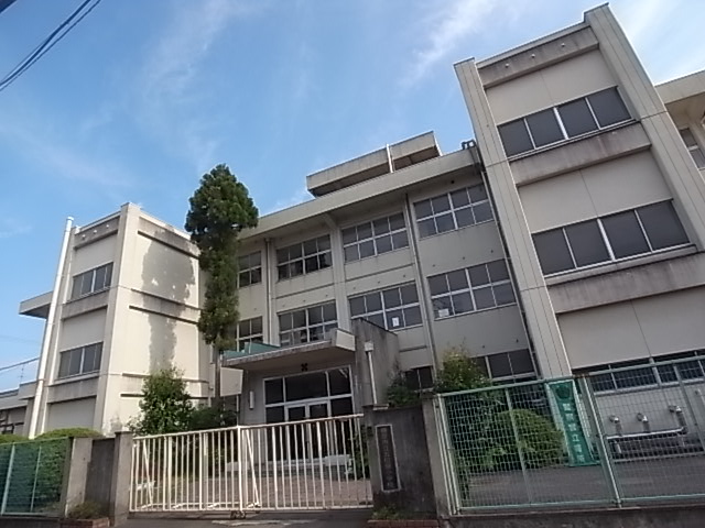Primary school. 783m until kashiba stand Goido elementary school (elementary school)