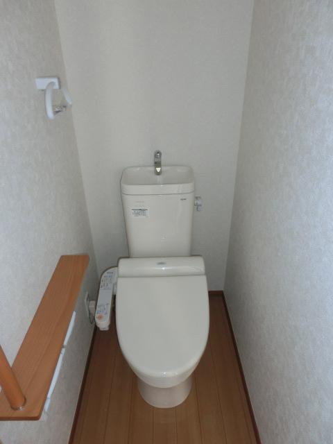 Toilet. 1F, 2F of toilet warm water washing toilet seat