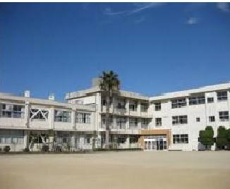 Primary school. Kashiba Municipal shizumi to elementary school 858m