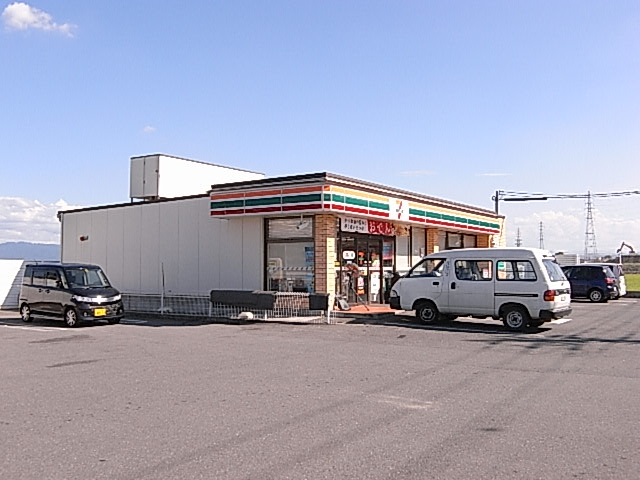 Convenience store. Seven-Eleven Katsuragi Katsune store up (convenience store) 534m