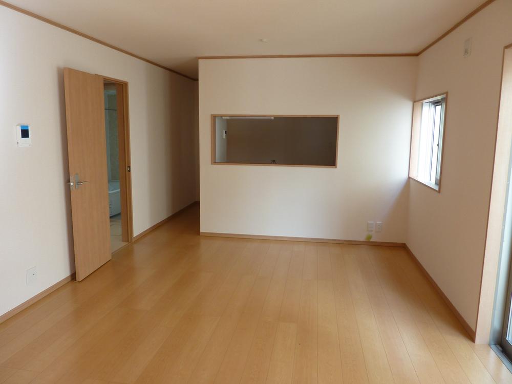 Same specifications photos (living)