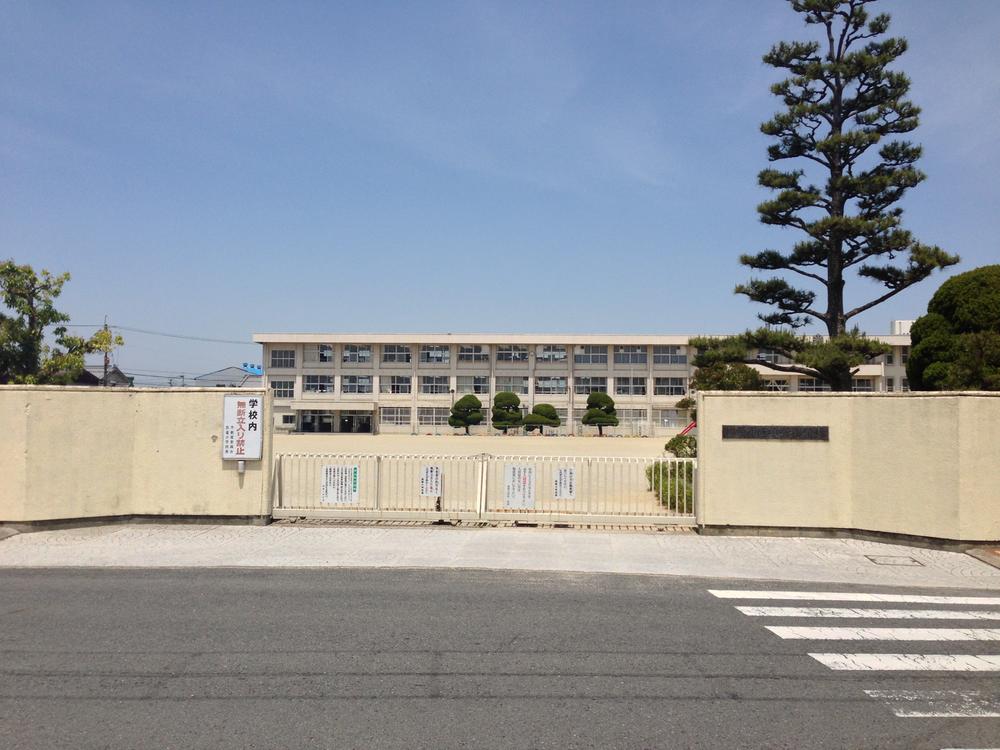 Primary school. Kashihara Municipal Masuga to elementary school 644m