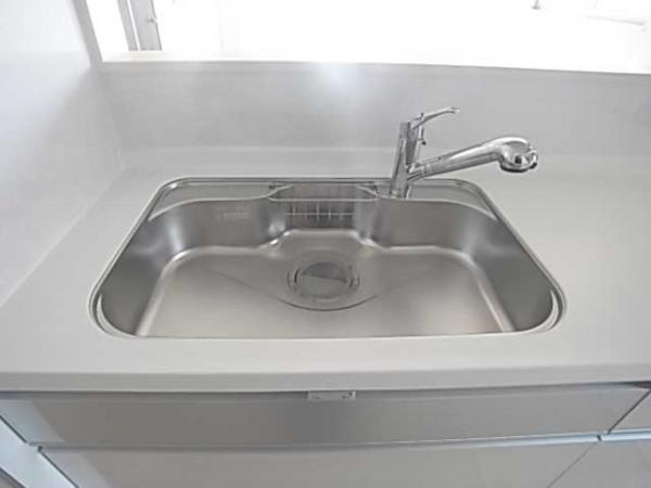 Same specifications photos (Other introspection). Washing a breeze in the spacious sink (same specifications sink)