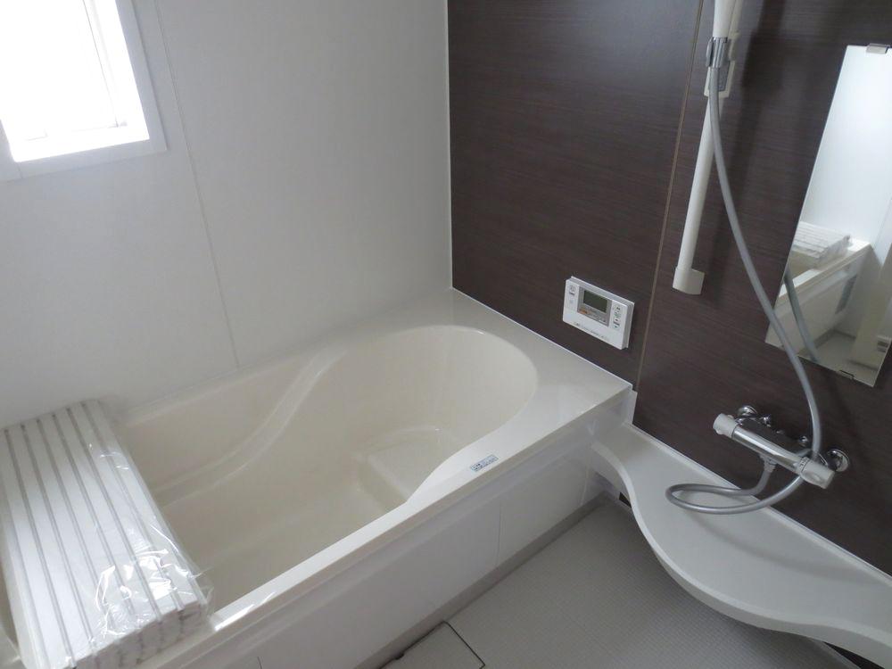 Bathroom.  ■ Bathroom ventilation heating dryer, All automatic hot water clad function unit bus (No. 2 place bathroom) ■ 