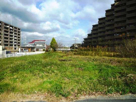 Local land photo. Front width of the road about 12m