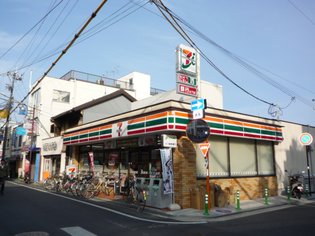 Convenience store. Seven-Eleven Kintetsu Yamato Yagi Station south exit shop until the (convenience store) 434m