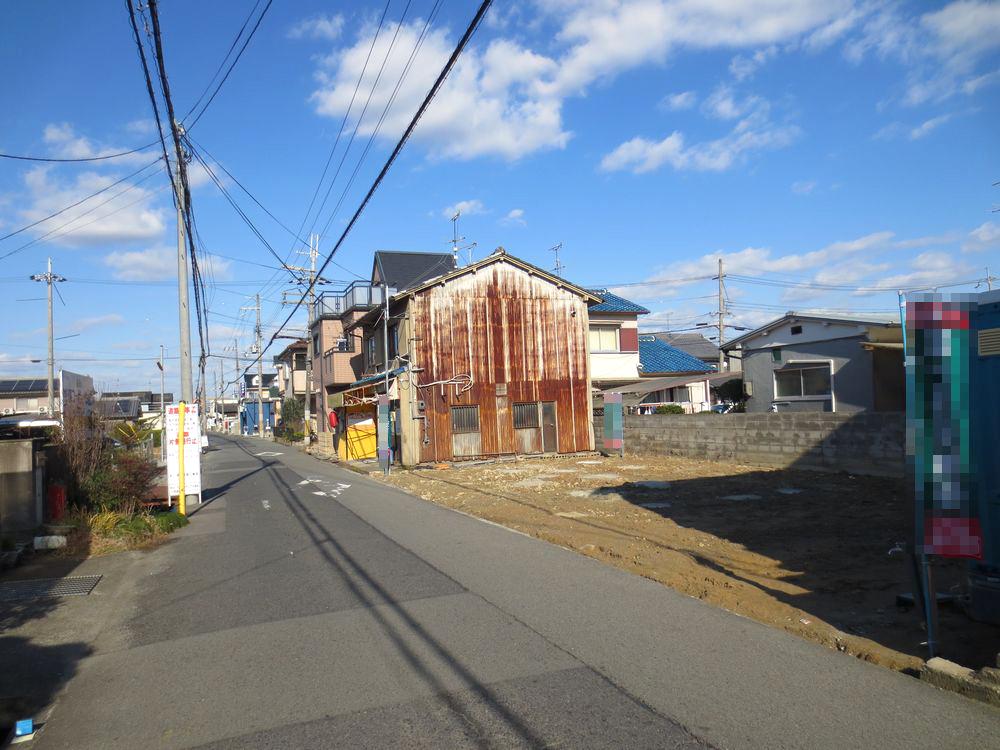 Local photos, including front road.  ■ December 2013 under shooting ■ 