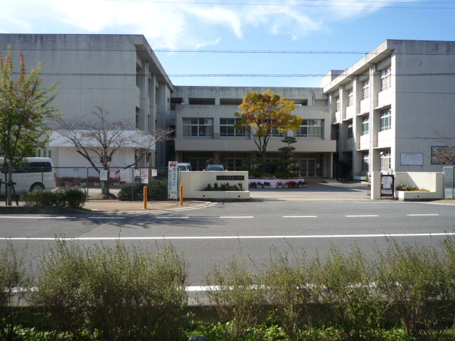 Primary school. 1001m to Kashihara Municipal Unebi Higashi elementary school (elementary school)