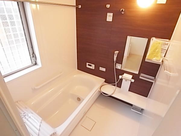 Same specifications photo (bathroom). Comfortable bath time with a bathroom heater