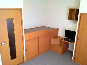 Living and room. 2F