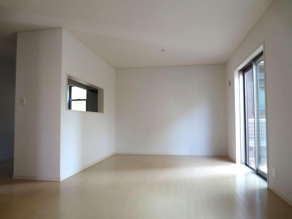 Living. ■ Do not worry about condensation in the LOW-E pair glass use ■