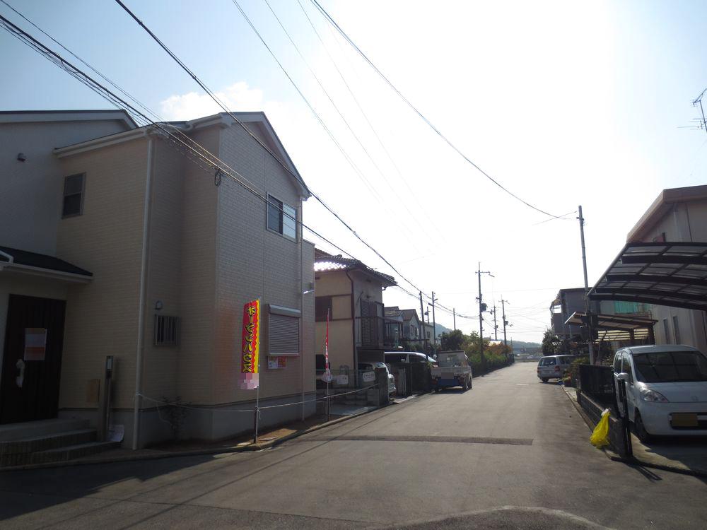 Local photos, including front road. ■ There front road width 6m or more ■