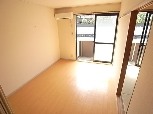 Other room space. South-facing Western-style rooms are spacious space ☆