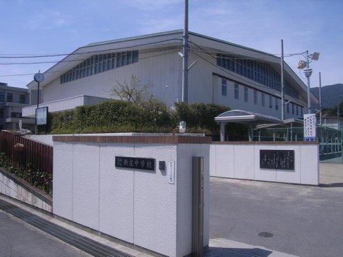 Junior high school. Katsuragi Municipal Shinjo until junior high school 1150m