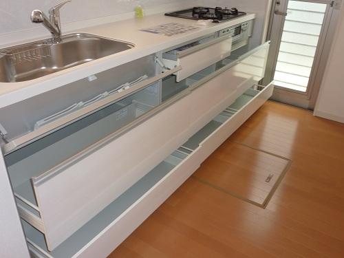 Same specifications photo (kitchen). Face-to-face system Kitchen Storage is universal. 