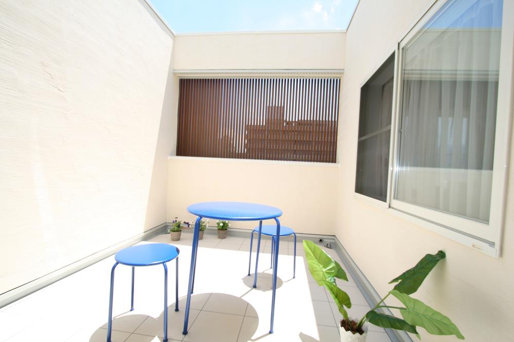 Balcony. Not visible from the outside, Balcony that privacy is protected. 