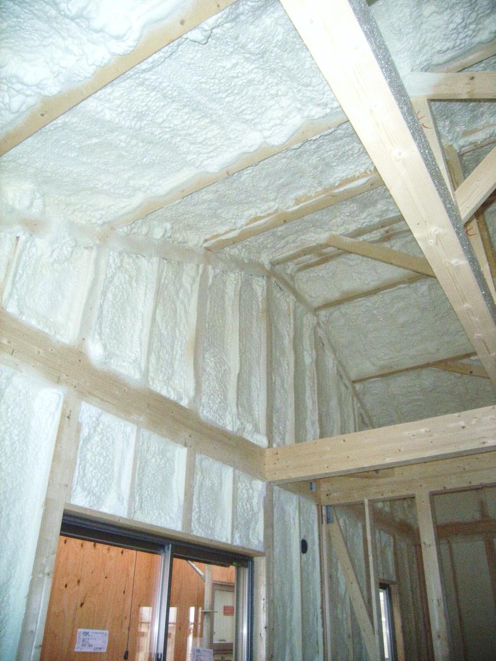 Construction ・ Construction method ・ specification. To cover the whole house in the urethane insulation, Thermal insulation effect is preeminent. Once Please check the local construction situation. 