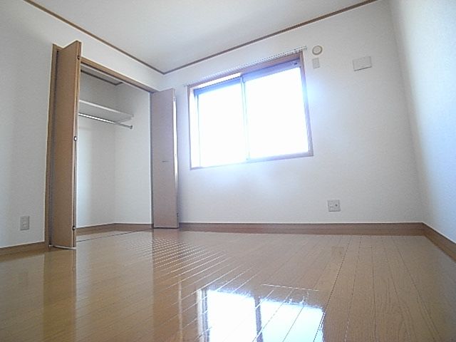 Other room space. Independence of the Western-style room is spacious type 7 Pledge ☆  ☆