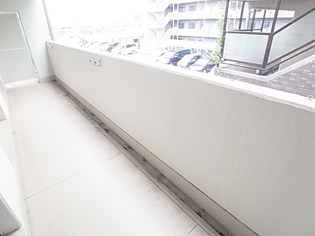 Balcony. Apartment type balcony and spacious ~ To