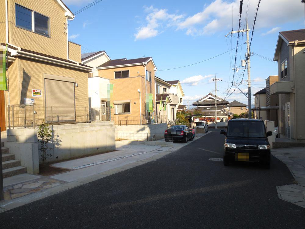 Local photos, including front road.  ■ There is road width spacious 6m, Parking can also be a breeze!  ■ 