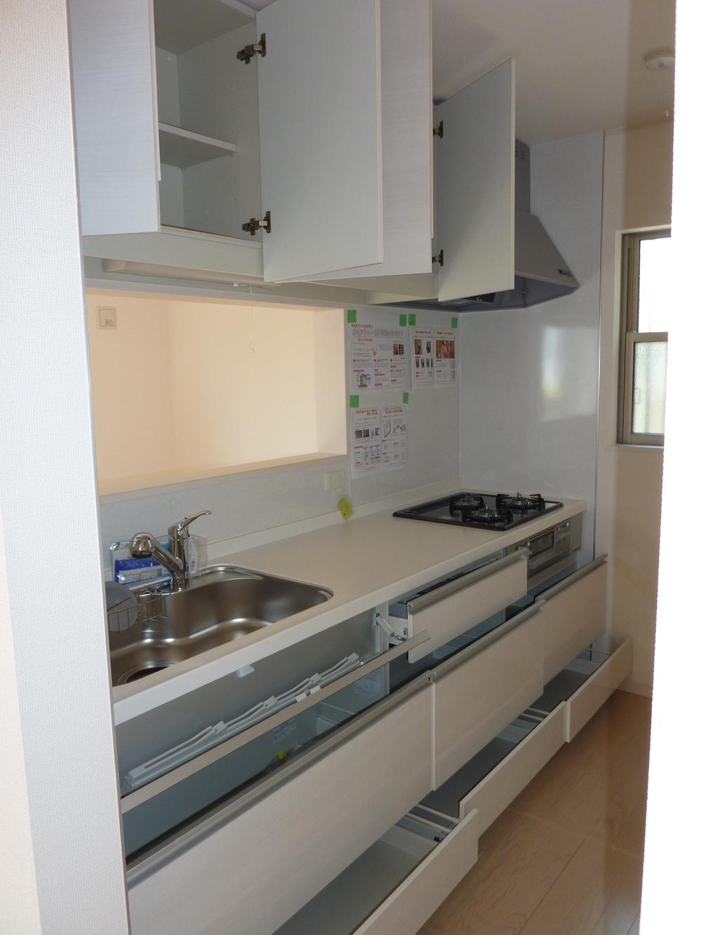 Kitchen. Same specifications is a picture! 