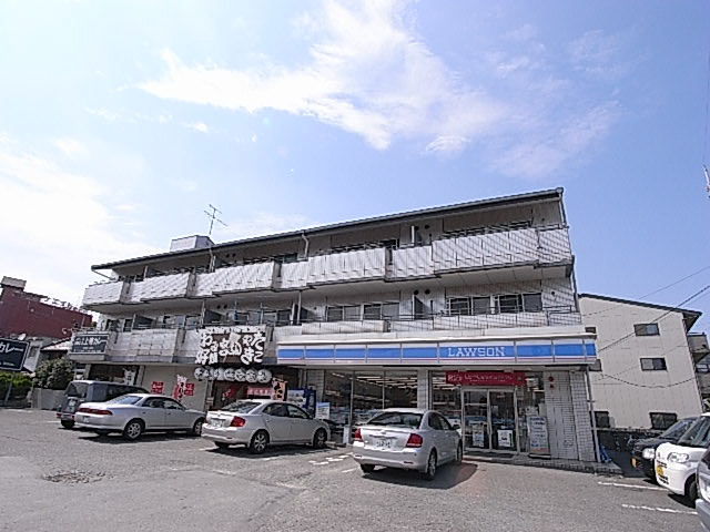 Convenience store. 495m until Lawson Kashiba Inter store (convenience store)