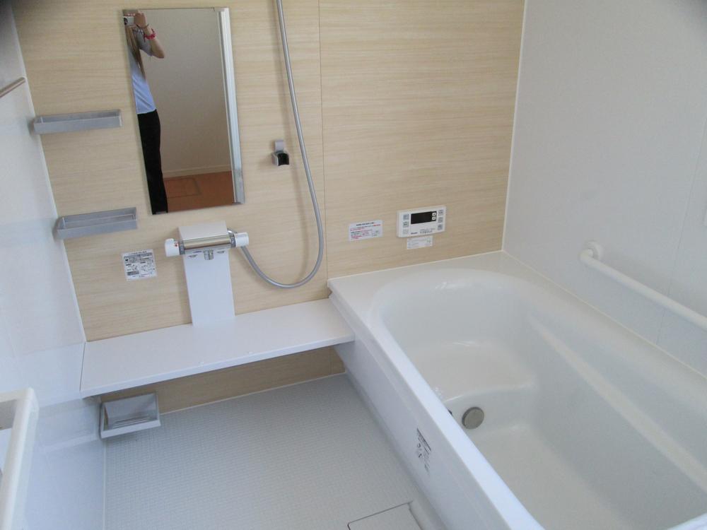 Same specifications photo (bathroom). Sitz bath can also enjoy spacious bathtub