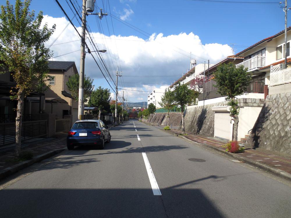 Local photos, including front road.  ■ It is a good location of the walk about 10 minutes until the ion west Yamato shop ■