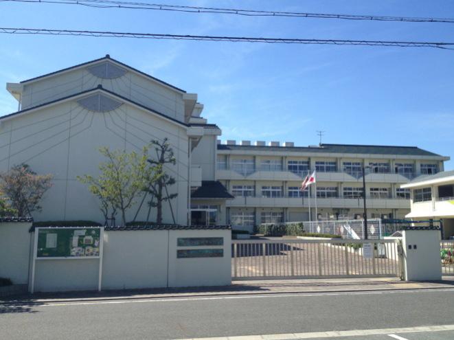 Primary school. Koryo Municipal Koryo 1665m to East Elementary School