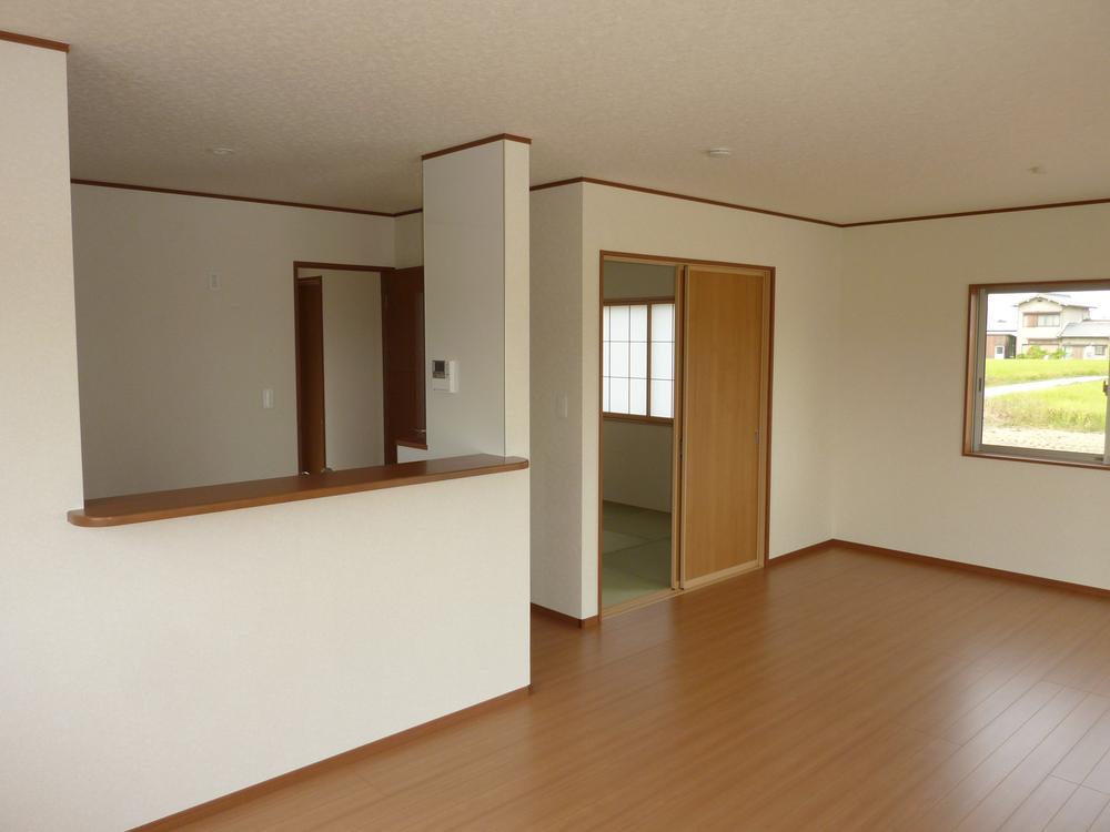 Same specifications photos (living). LDK16 Pledge