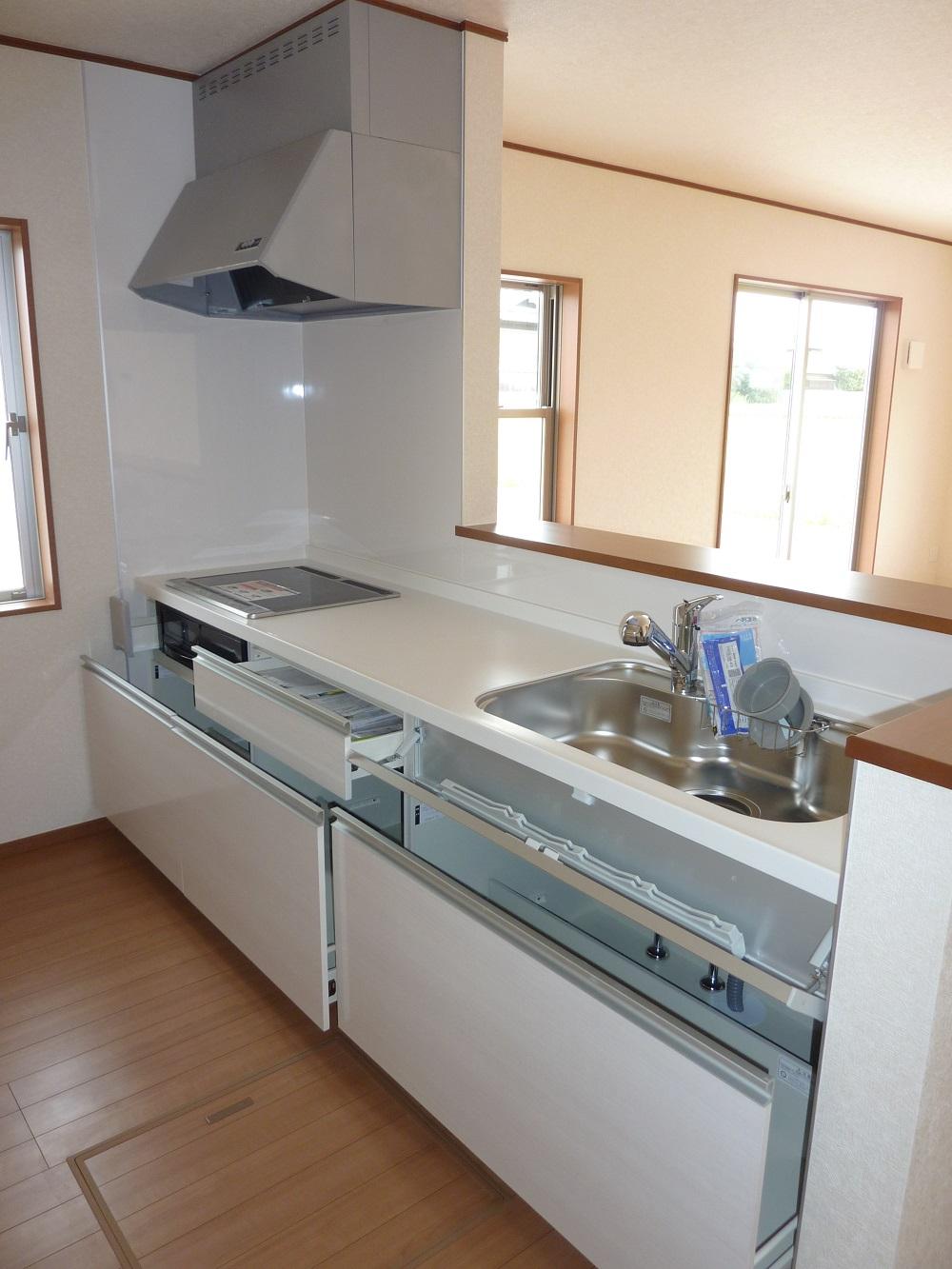 Same specifications photo (kitchen). Glass top stove All-electric