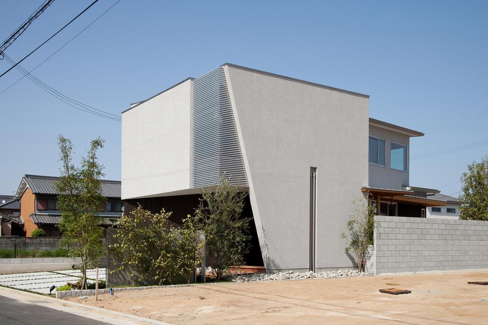 Local appearance photo. Environmental symbiosis housing as garden house site (May 2012) shooting