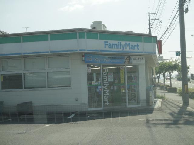Convenience store. 574m to FamilyMart Koryo Hikiso shop
