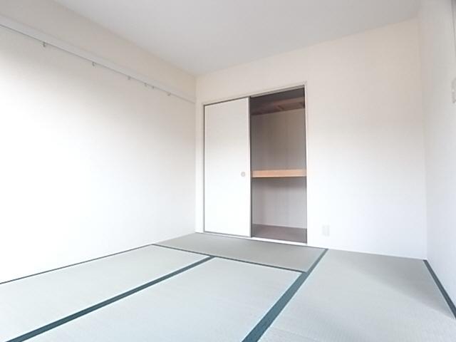 Other room space. Pat storage also equipped with Japanese-style room ☆ Mi