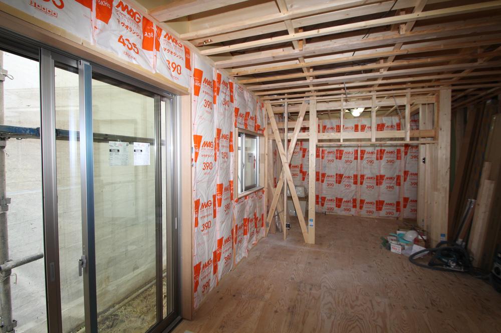 Construction ・ Construction method ・ specification. Thermal insulation material mounted in 