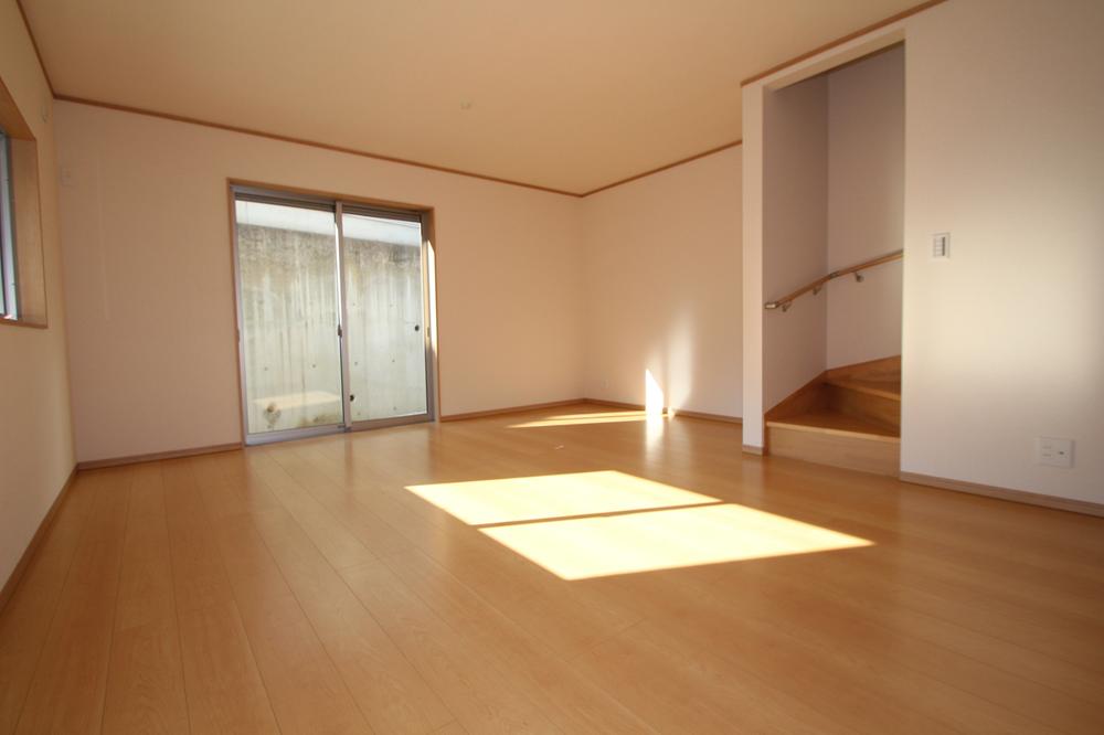 Living. With the flooring of the bright room is felt widely