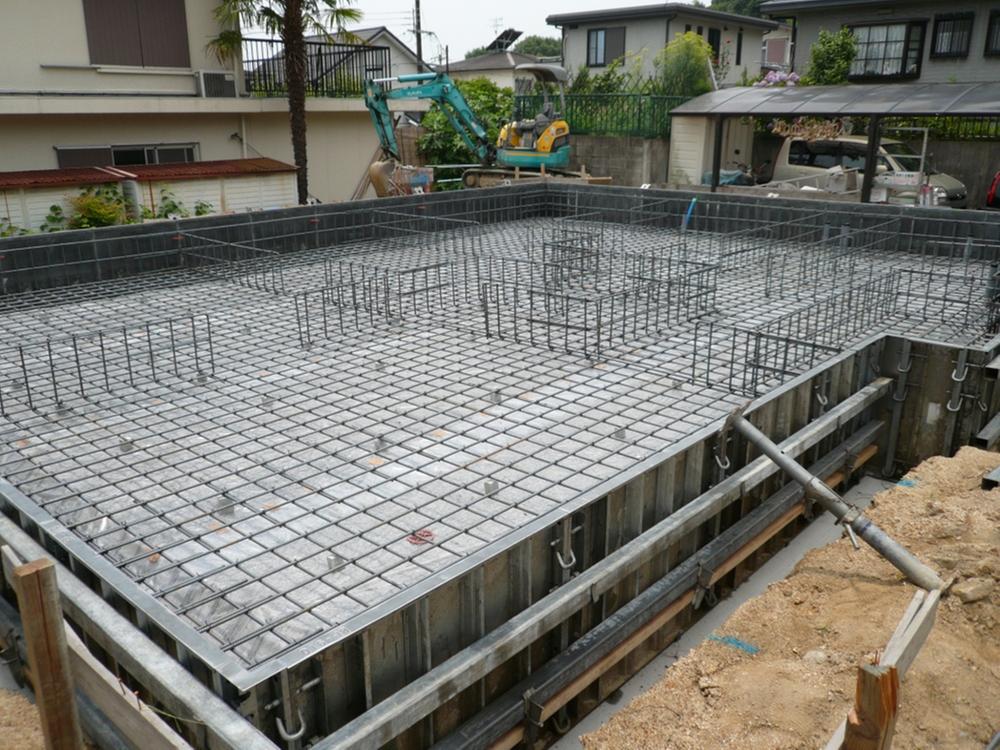 Construction ・ Construction method ・ specification. Base foundation was Haisuji the 13mm rebar to 20cm pitch - scan