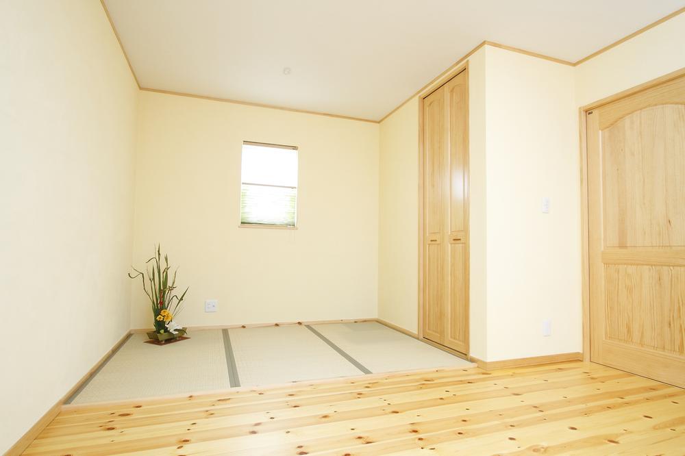 Building plan example (introspection photo).  Little tatami corner is convenient.   It goes well in the atmosphere of the Pine. 