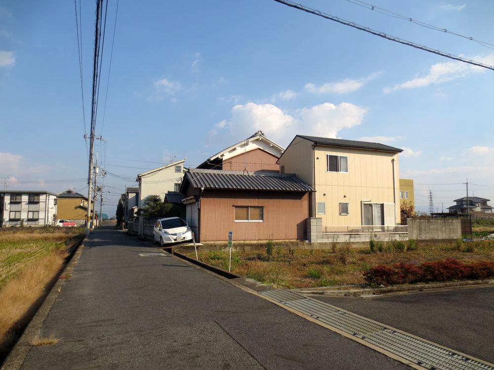 Local photos, including front road.  ■ There are about 4m front road ■ 