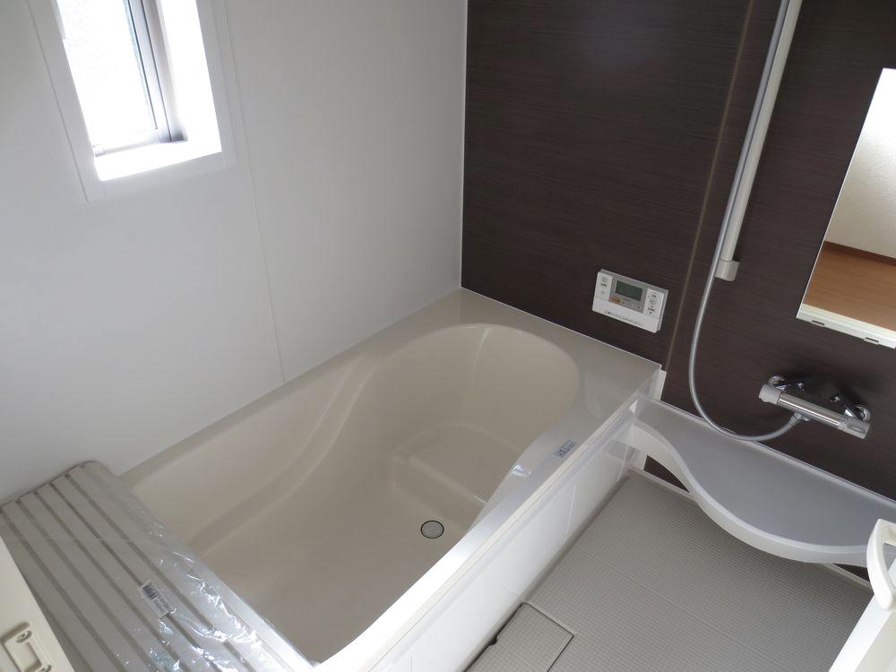 Bathroom.  ■ Bathroom ventilation heating dryer, Is the unit bus with a full-automatic hot water clad function (Building 3 bathroom) ■ 