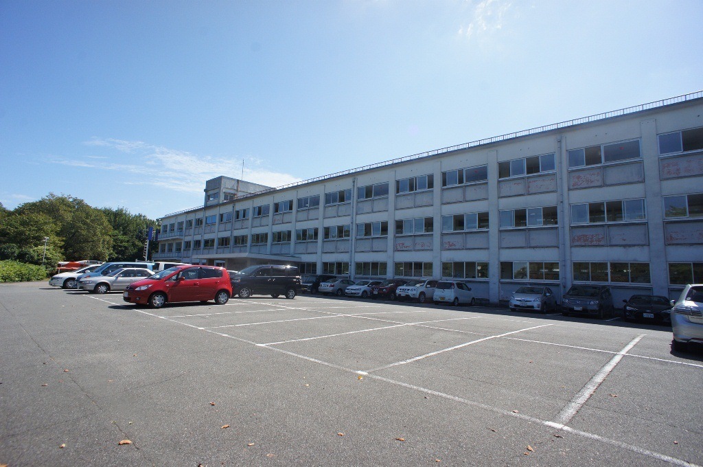 high school ・ College. Nara Prefectural Oji-Technical High School (High School ・ NCT) to 1069m