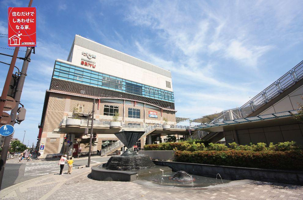 Shopping centre. Libert Oji complex that contains the 1120m various shops until