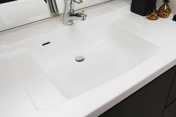Bathing-wash room.  [Bowl-integrated counter] It is an easy care, Bowl-integrated counter seamless. Wet area provided around the bowl, You can use, such as in wet but temporary shelter (same specifications)