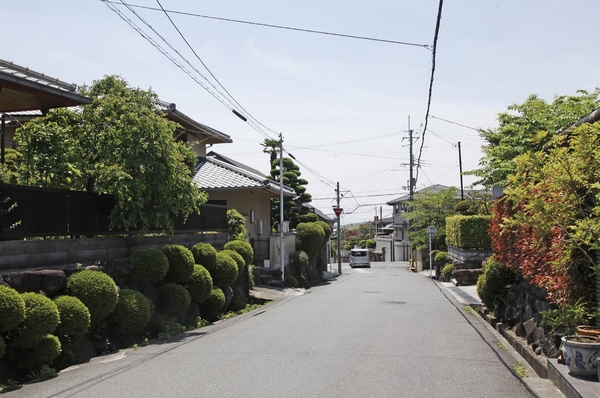 Gakuenkita chome feel the history and stately, Also known as the mansion district representative of the Gakuenmae