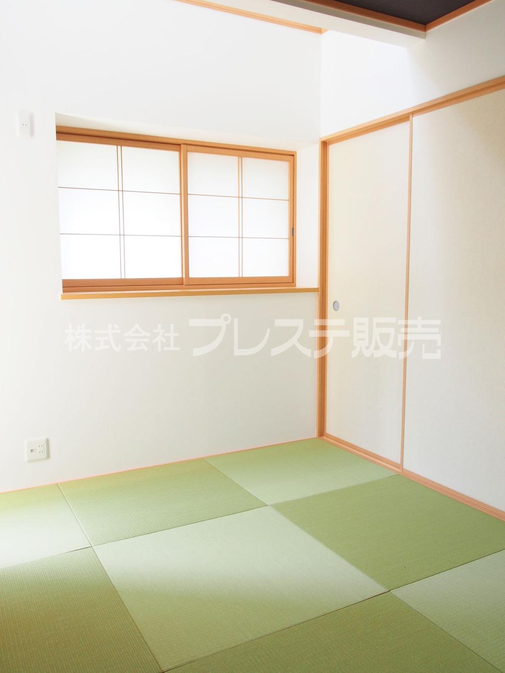 Non-living room. Local photo (tatami corner)