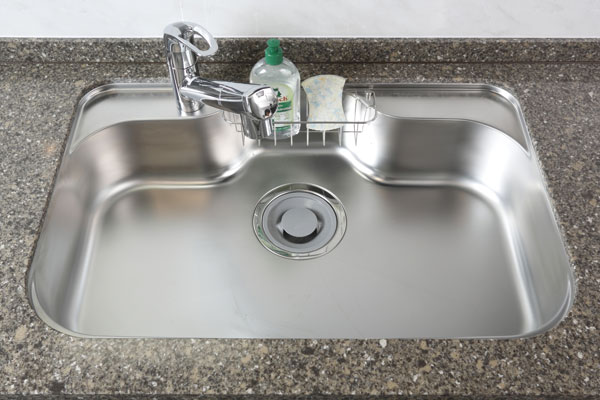 Kitchen.  [Quiet sink] Kitchen sink, Tap water has been a static sound specifications to reduce the fall sounds such as sound and spoon or chopsticks falls sink (same specifications)