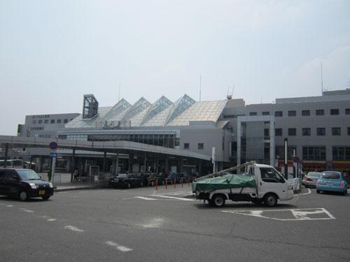 station. Kintetsu Gakuenmae 2200m to the Train Station