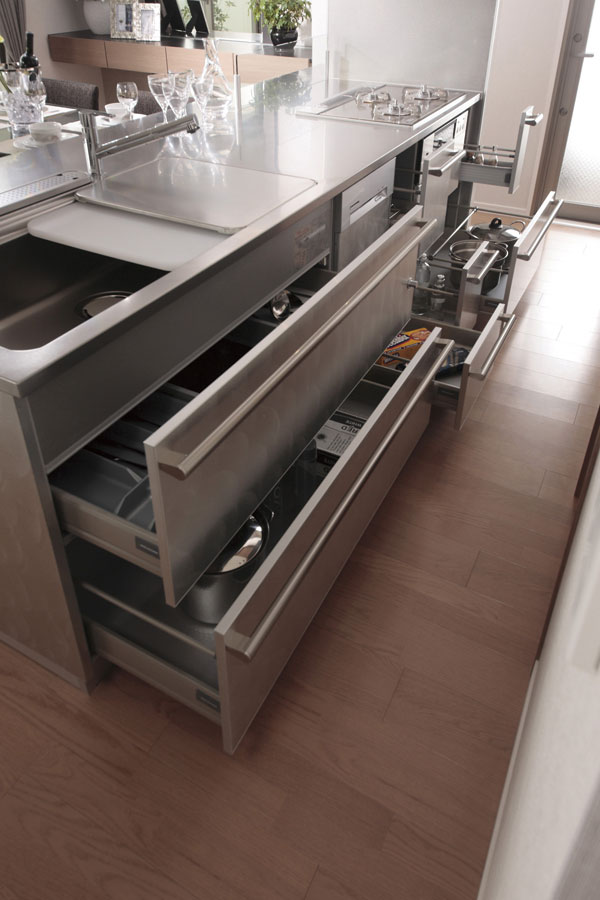 Kitchen.  [Drawer unit] A large frying pan or pot is a functional drawer unit can be stored Ease (same specifications)