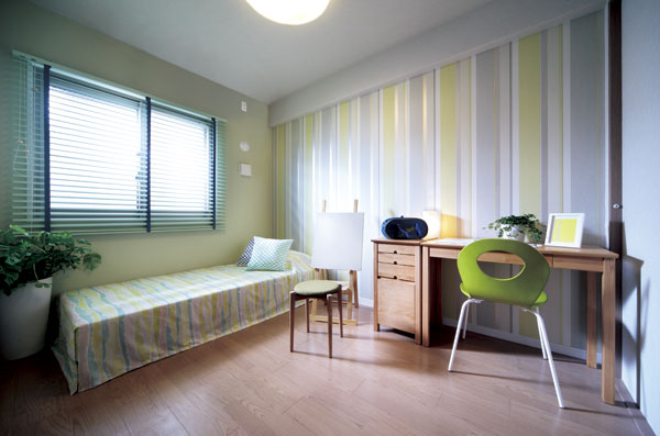 Interior.  [Kids Room] Children's room to nurture a healthy growth, Bright and healthy space. Such as the cleaning up of small, Set up a walk-in closet with a storage capacity. This room can feel the joy even in simple (A-A type model room)