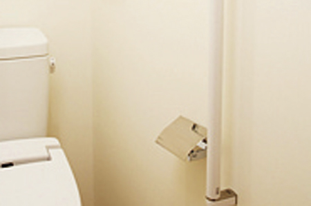 Toilet.  [Toilet handrail] Handrail to support operations such as Standing sitting have been installed (same specifications)